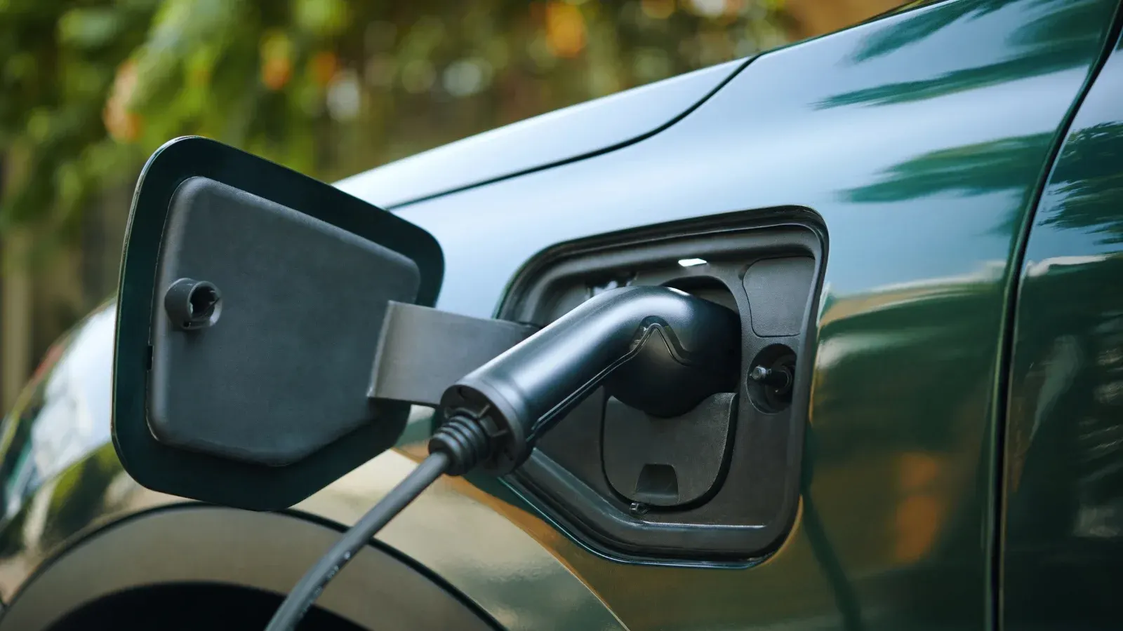 Illustrative image: electric mobility and charging in Portugal