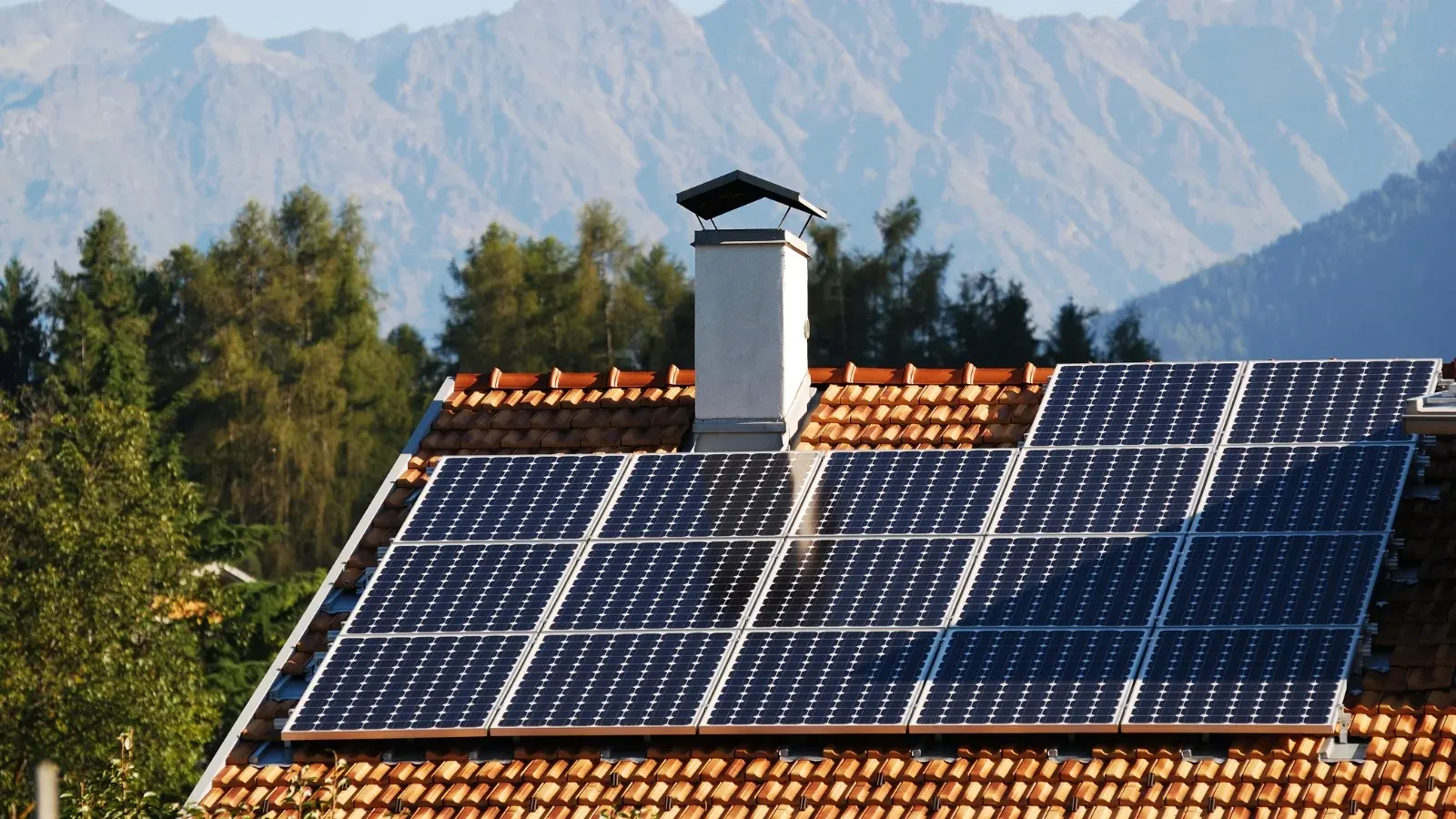 Illustrative image - Solar panels and self-consumption: 5 things to know before investing