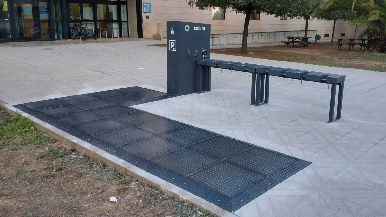 Imagem ilustrativa - Piso Solar: inovação que “move” veículos elétricos