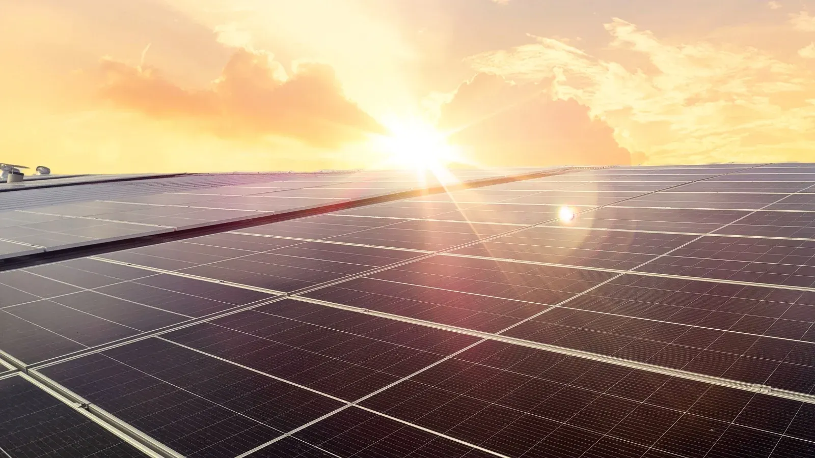 Imagem ilustrativa - Os painéis solares produzem mais energia no Verão?