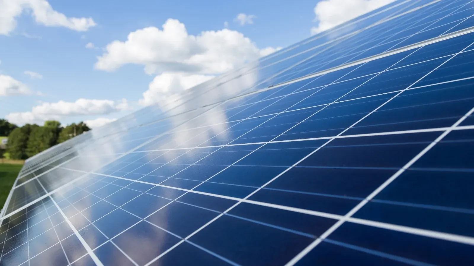 Imagem ilustrativa - Quanto tempo duram os painéis solares?